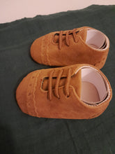 Load image into Gallery viewer, Brown baby lace up shoes
